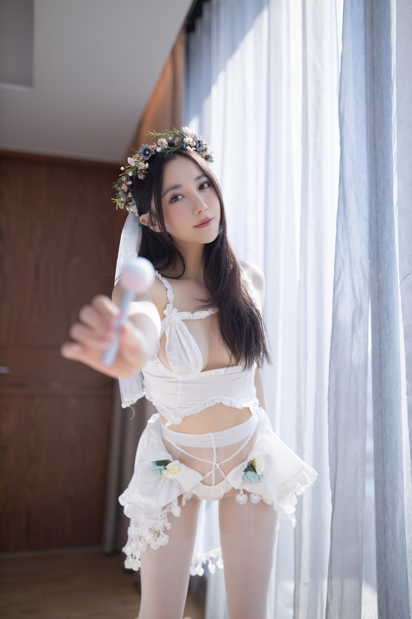 鱼子酱Fish NO.070 内购无水印 三月在逃公主写真